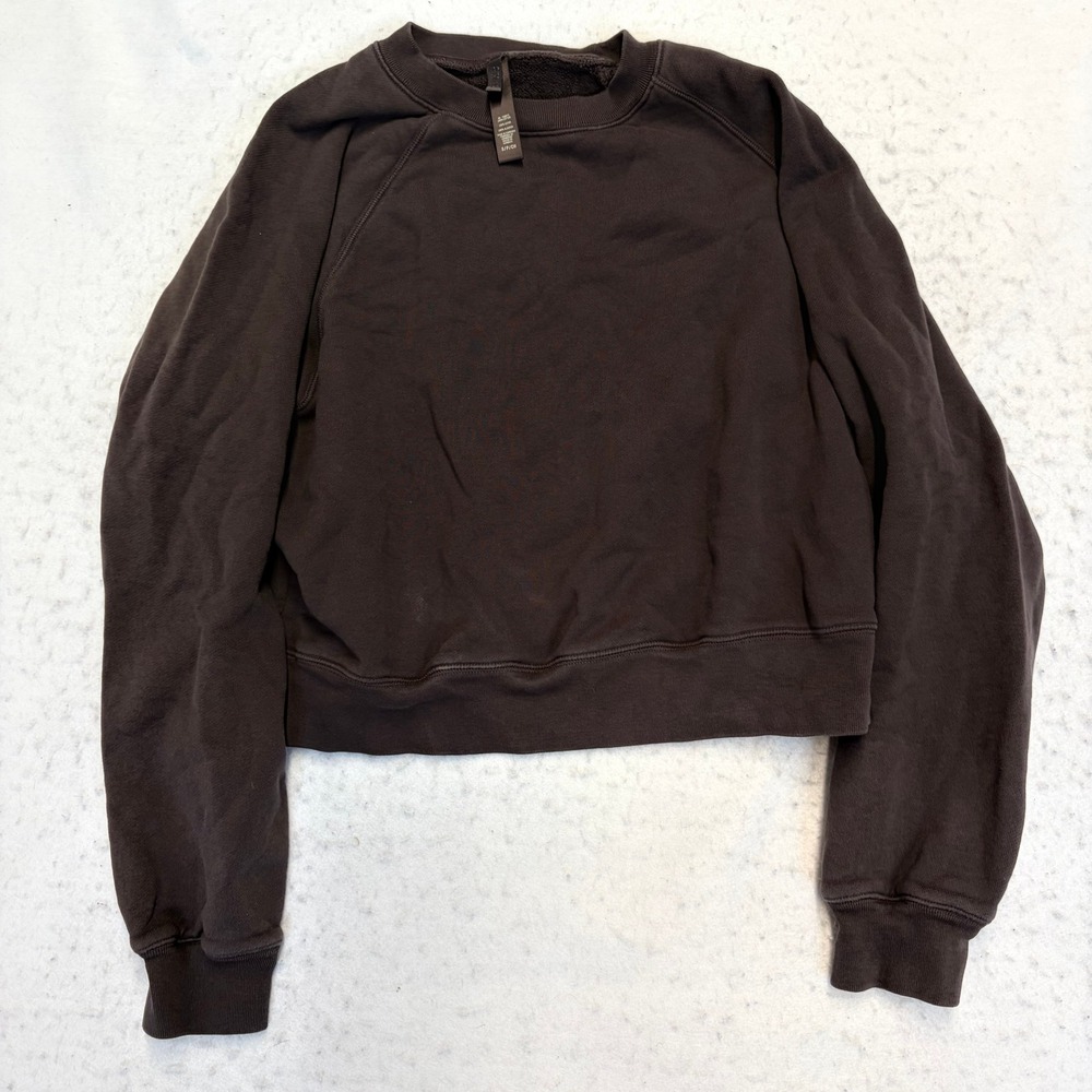 SKIMS Classic Cropped Sweatshirt Womens Small Soot Brown Raglan Sleeve Cotton